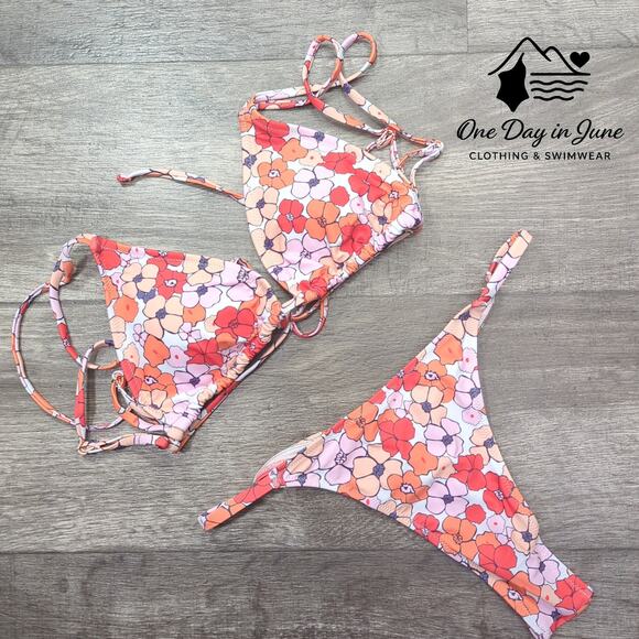 Charmleaks Floral Triangle Thong Bikini Swimsuit Size M - Picture 1 of 3